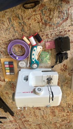Sewing Machine - SINGER M1000