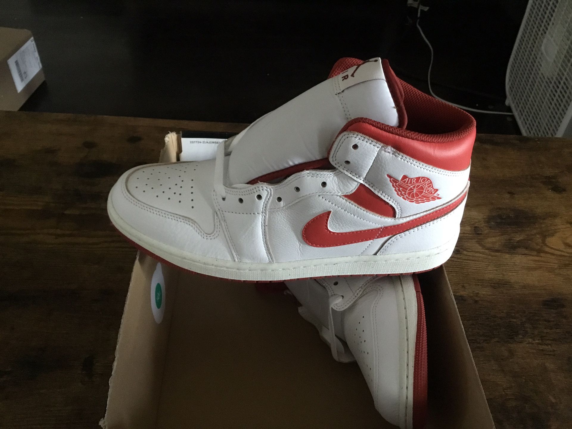 New Men’s Air Jordan 1 Mid size 10.5