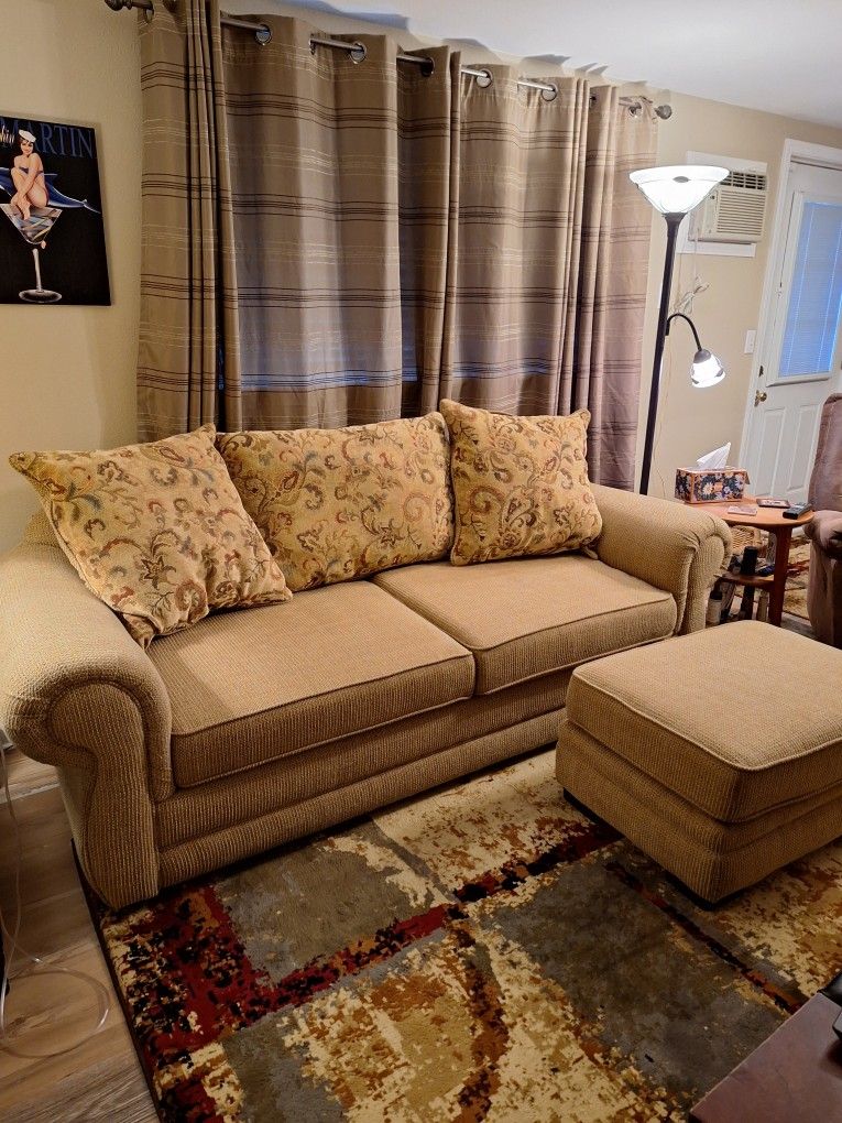 Sofa & Ottoman