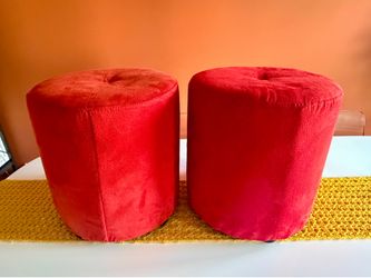 Pair of poufs