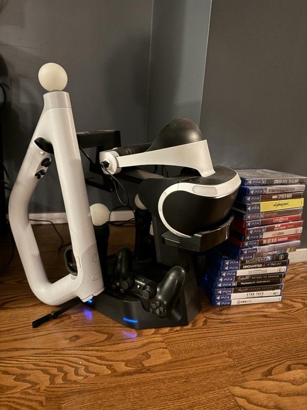 PS4+PSVR+Multiple Controllers And Games