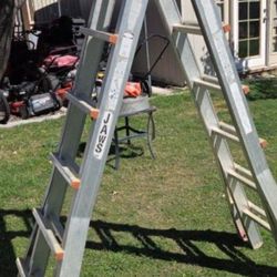 Adjustable stip ladder