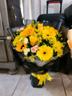 Flores amarillas... disponibles