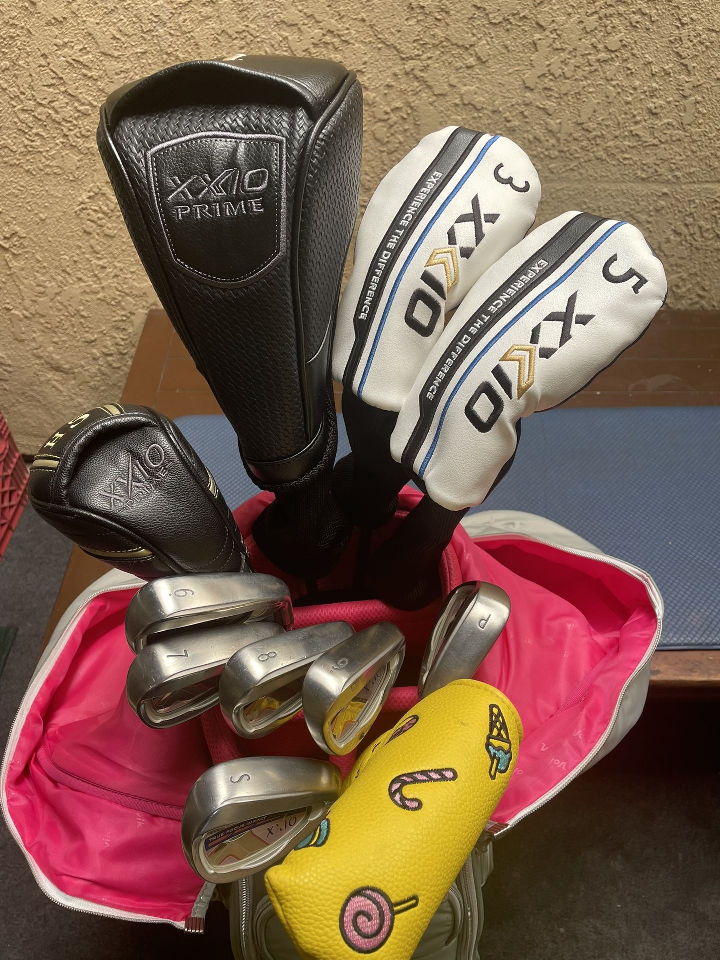 XXIO Complete Ladies Golf Club For Right Hand (High End Club Everything In The Pictures)