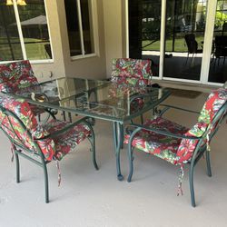 5 Piece Patio Table and Chairs 
