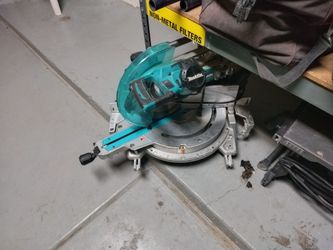 12" Compound Chop With Stand.