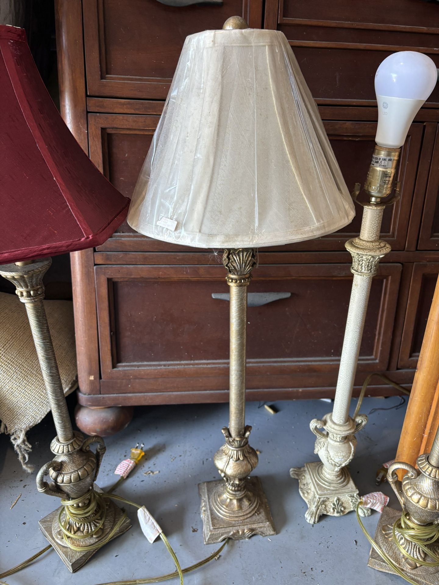 4 VINTAGE LAMPS