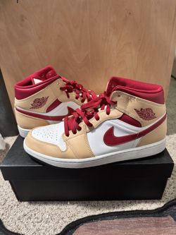 Jordan 1 Mid ‘Light Curry Cardinal Red’ Sz 12