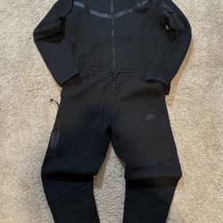Nike Tech Fleeece Black - SIZE M