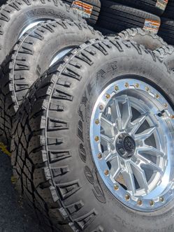 🤩💰 ofertas‼️ for sale set de Rines nuevos lock off R 17x9 con llantas todo terreno excelente condición