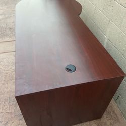 Office desk 
