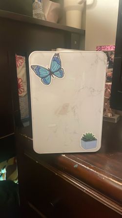Mini fridge