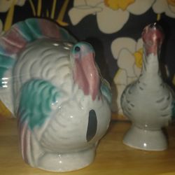 Tom Turkey and Hen Salt & Pepper Shaker 
