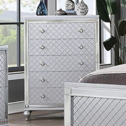CHEST OF DRAWERS VINTAGE GLAM VIBE SILVER PEBBLED TEXTURE DIAMOND PATTERN DRESSER CABINET - TOCADOR SIN ESPEJO