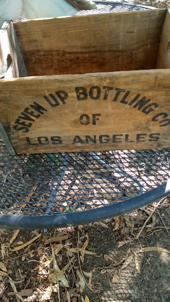 Vintage 7up Container