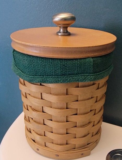 Longaberger med Size Canister W Lid & Green Liner