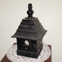 VINTAGE ORNATE VICTORIAN BLACK WOODEN GOTH GOTHIC BIRDHOUSE BIRD HOUSE ACCENT TABLE YARD GARDEN PATIO DECOR