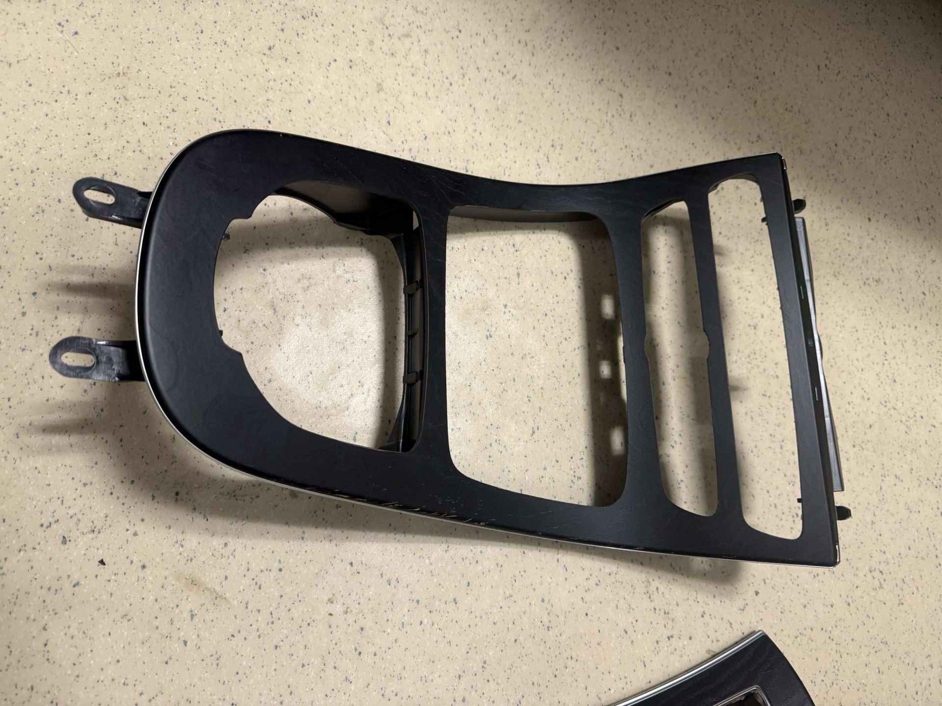 2019 e Class Wood Trim