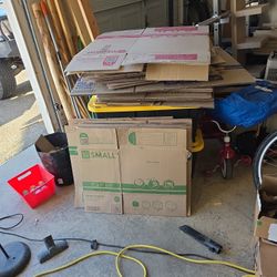 Free Moving Boxes Approx 35