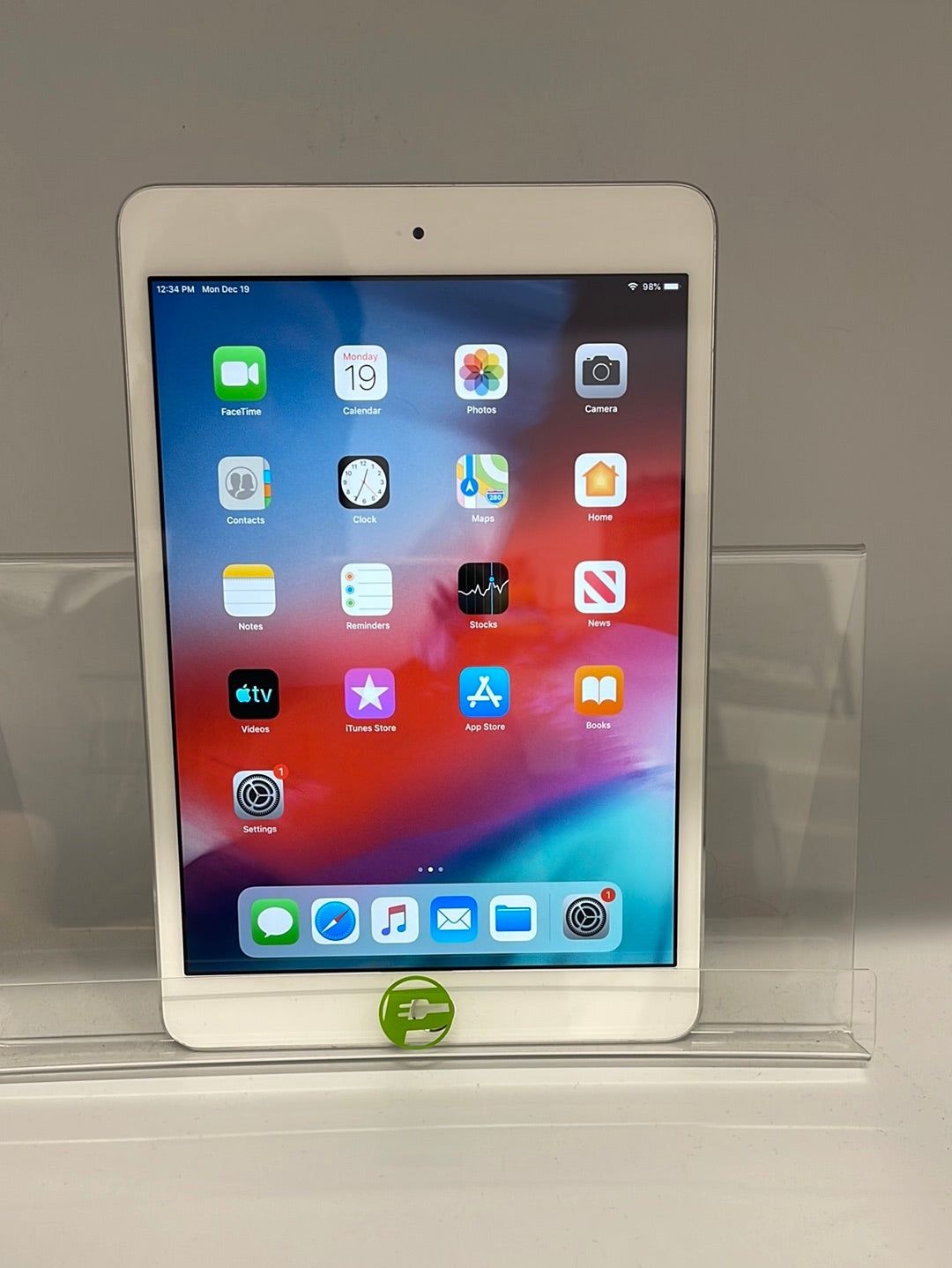 Apple iPad Mini 3 16GB WiFi Silver A1599 for Sale in New York, NY