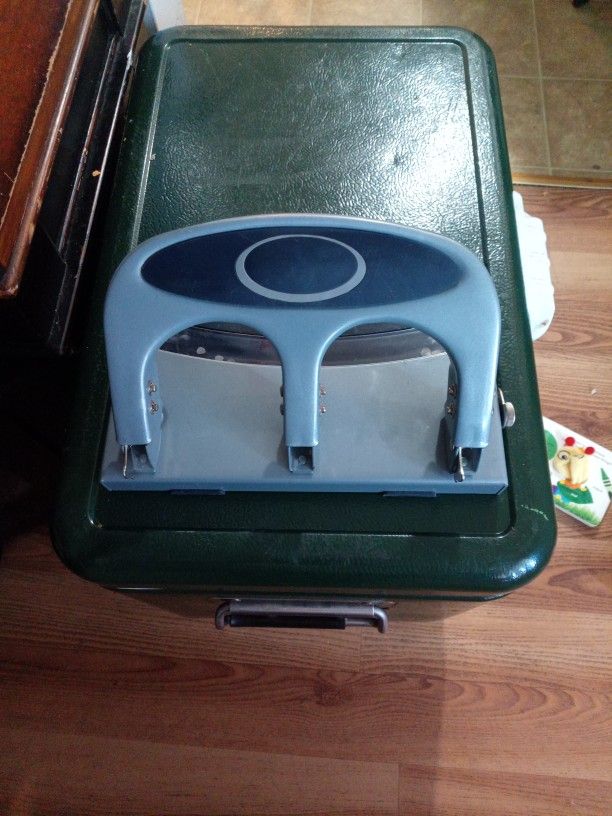 3 Hole Punch 
