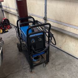 Millermatic 141 MIG Welder With Cart And Bottle