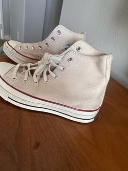Converse woman 7.5/men 5.5 ivory/tan color