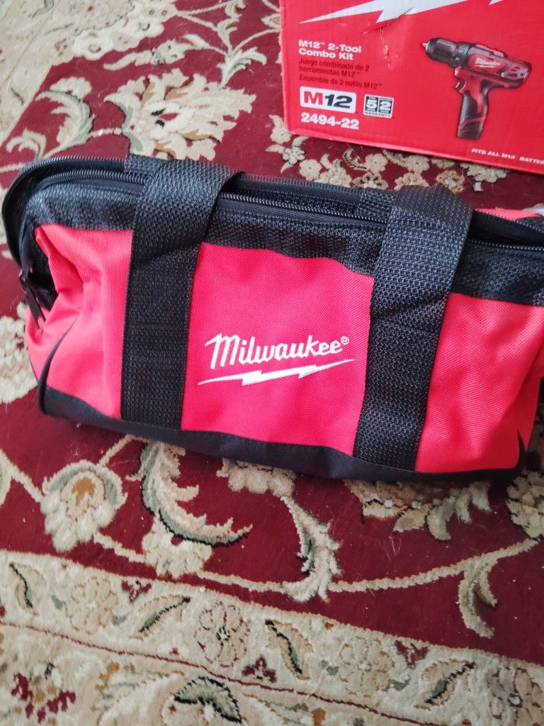Milwakee Tools 12 Volts Baterias Y Cargador Bolsa 6pcs