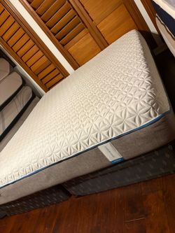 Tempur-Pedic TEMPUR-Cloud Supreme King Mattress