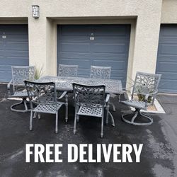 Patio Set W/Chairs (FREE DELIVERY)