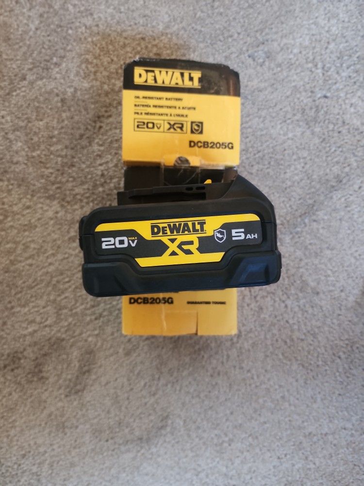 20V MAX Premium Lithium Ion 5.0Ah Battery Pack OIL Resistant