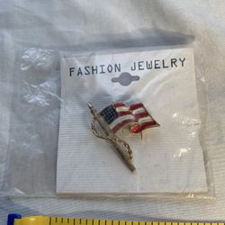 Vintage Enamel Pin Gold-tone American Flag Brooch
