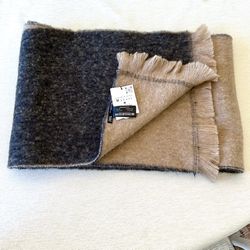 ZARA Scarf Overthrow