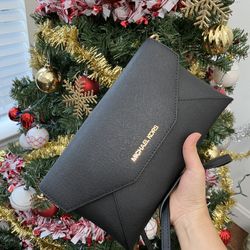 Michael Kors Jet Set Item MD Envelope Cluth Xbody