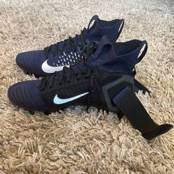 Nike Men's Alpha Menace Elite 2 Football Cleats size 7.5