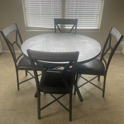 Round Table 