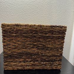 Medium Wicker Baskets (30 Qty)