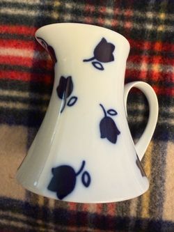 White ceramic creamer - part of the "Variance" pattern by Bidasoa for Block, featuring a blue floral motif, like new, made in Spain