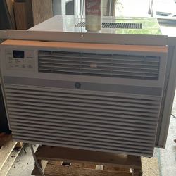 18,000 Btu Window Air-runs Excellent-cools Whole house…
