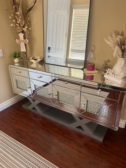 Mirrored buffet