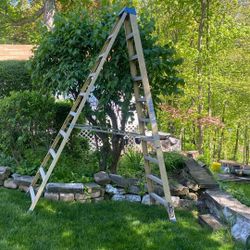 10ft Fiberglass Step Ladder Excellent 