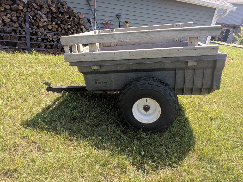 Rubbermaid Trail Tracker Dump Trailer