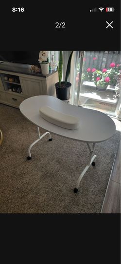 manicure table