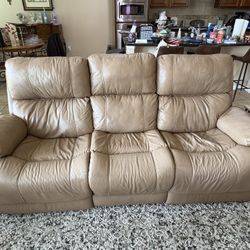 Kenaston 41064 Power Headrest Power Reclining Sofa (86")