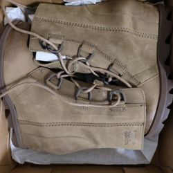 New Sorel Boots SIZE 8.5