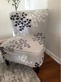 No arms individual chair