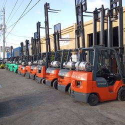 Forklifts/Montacargas