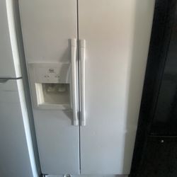 ❄️🥶Roper By Whirlpool Side By Side Refrigerator 🥶❄️