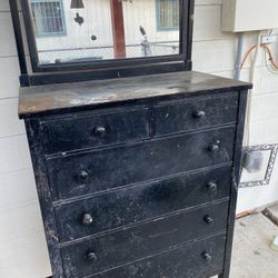 Simmons Desk/Dresser