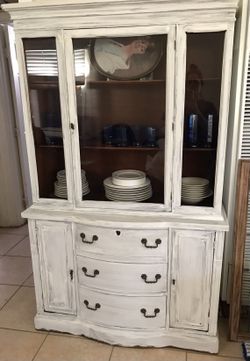 White vintage wood hutch with Skeleton Key